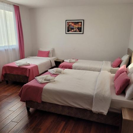 Dona, Altina Belgrado Exterior foto