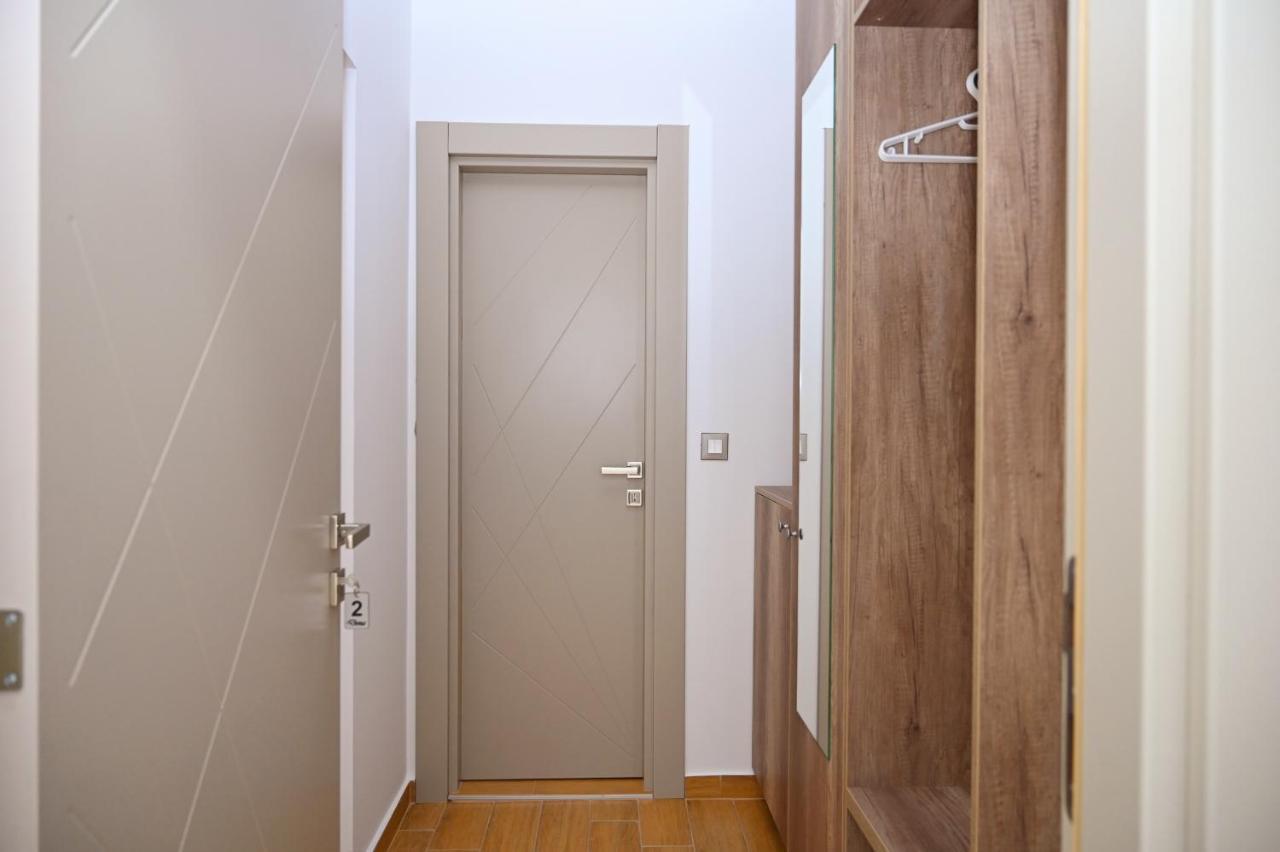 Dona, Altina Belgrado Exterior foto