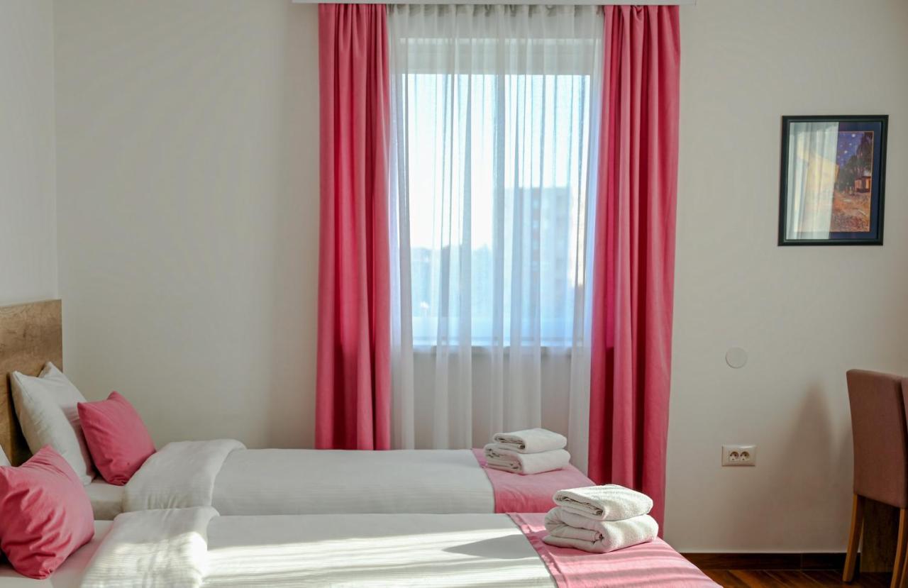 Dona, Altina Belgrado Exterior foto