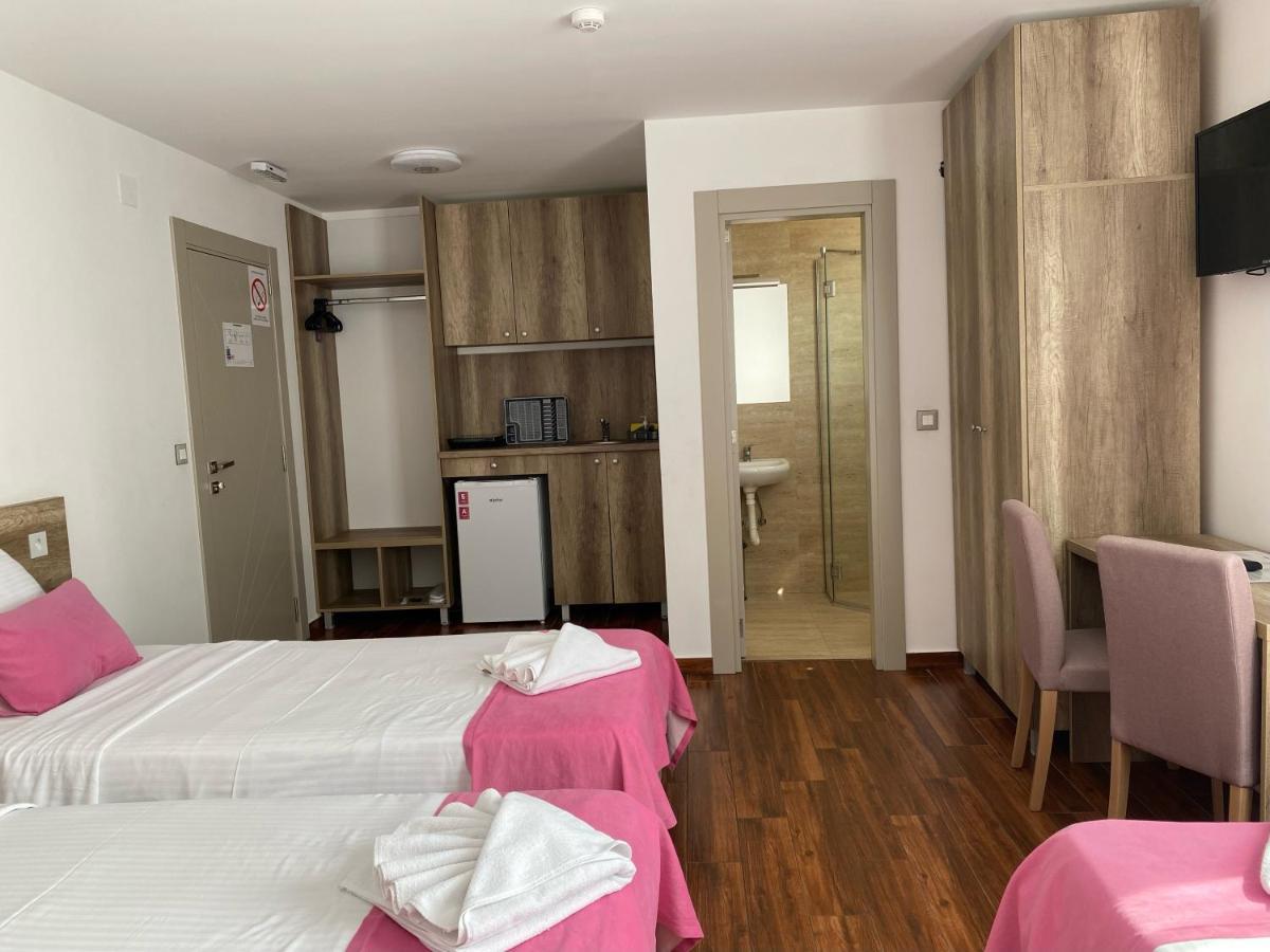 Dona, Altina Belgrado Exterior foto